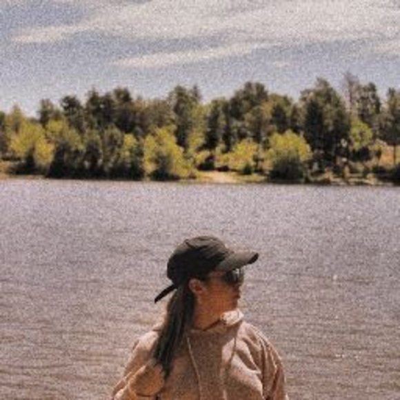 Meet your Posher, Julieta - Picture 1 of 1